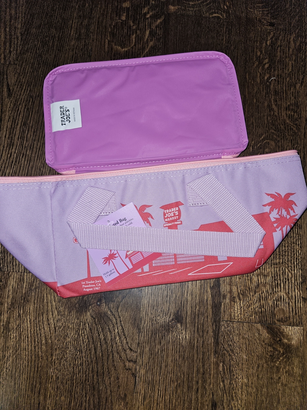 SHIPS NEXT DAY-- NWT-- Trader Joe's Pink & Lavendar Lunch Box